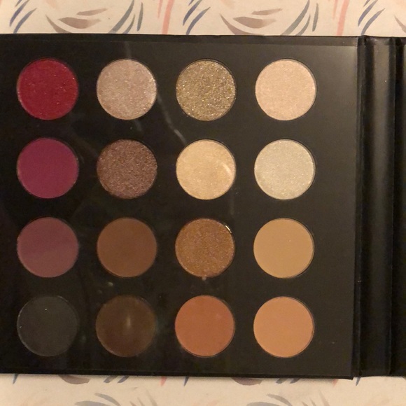 BH cosmetics 16 eyeshadow palette. NEVER USED! - Picture 4 of 5